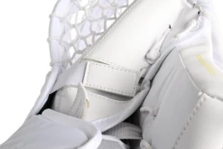 Bauer Vapor Hyperlite2 Senior Goalie Catcher -Hockey Boutique 1061626 BTH23 GOAL STICKS ELITE SR MTOBLACK catalog front 2d118db7 16d6 4393 b733 70bdb9e63be0